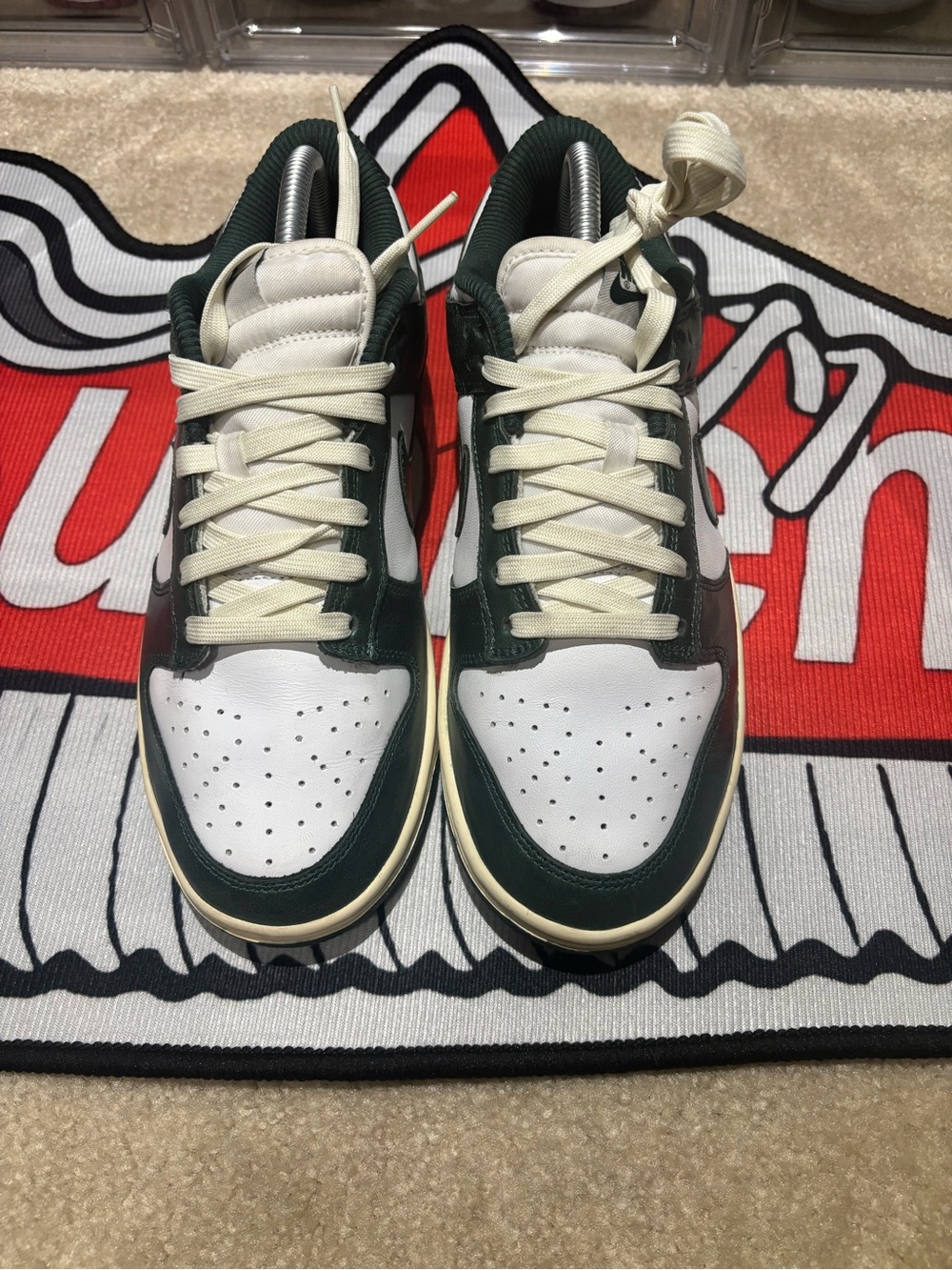 9.5W Nike Dunk Low  Vintage green super clean no box